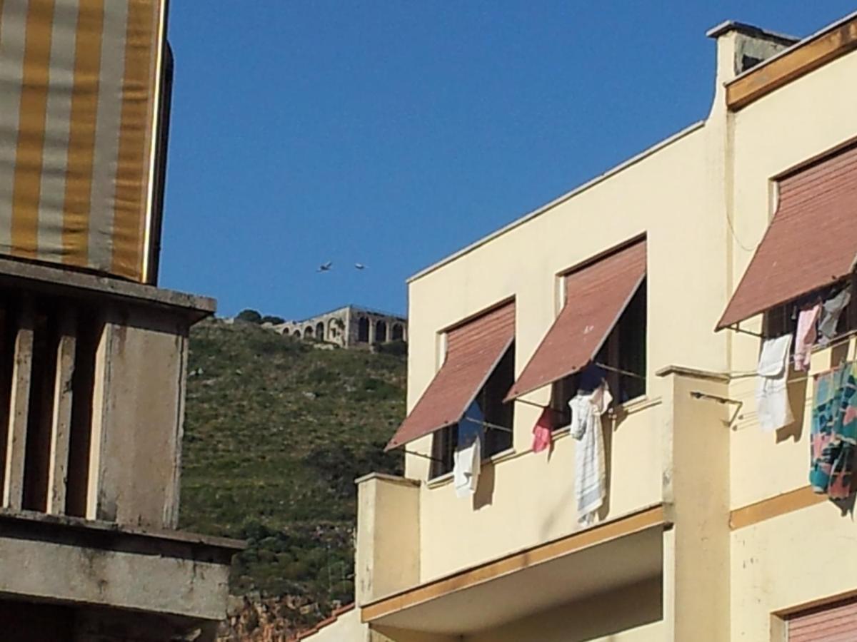 تيراتشينا B&B Dimora Di Traiano المظهر الخارجي الصورة