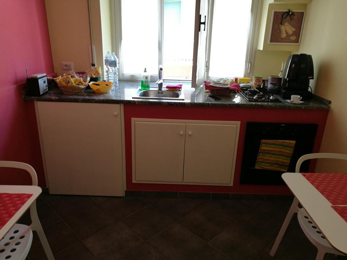 تيراتشينا B&B Dimora Di Traiano المظهر الخارجي الصورة